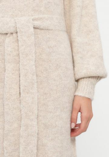 Вязаное платье