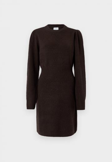 Вязаное платье