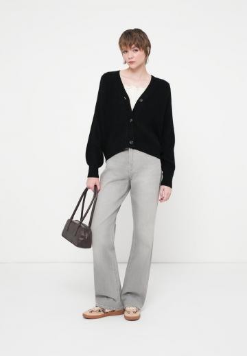 Вязаный жилет