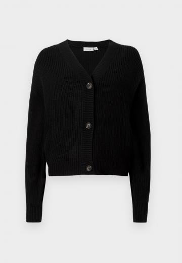 Вязаный жилет