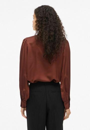 Атласная блузка