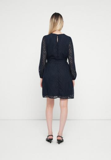 Короткое платье