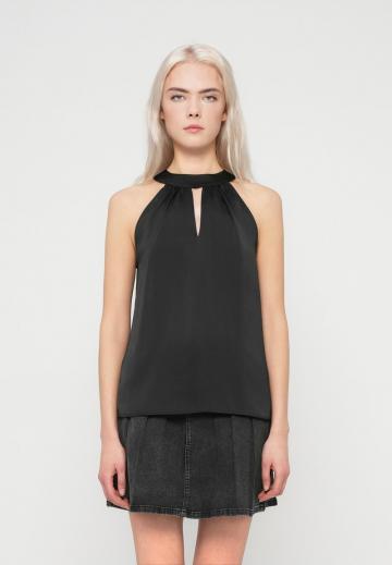 Блузка без рукавов