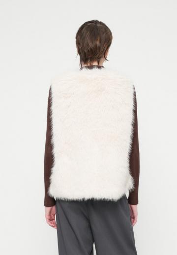 Пуховой жилет