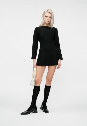 Вязаное платье