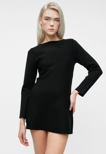 Вязаное платье