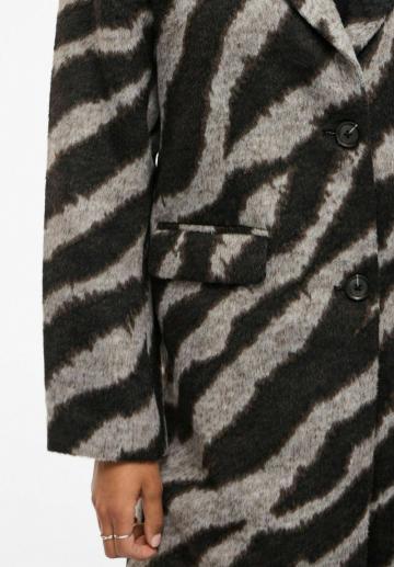 Шерстяное пальто