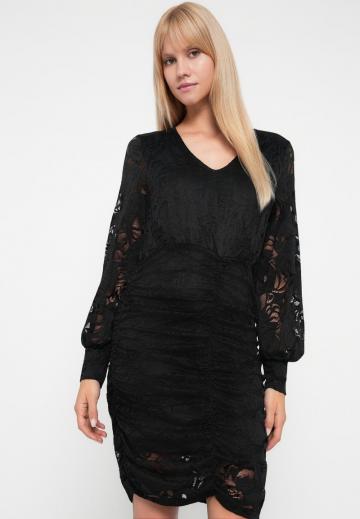 Короткое платье