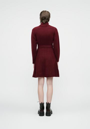 Вязаное платье