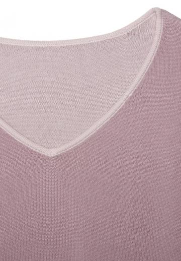 Пуловер с вырезом V