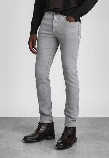 Узкие джинсы