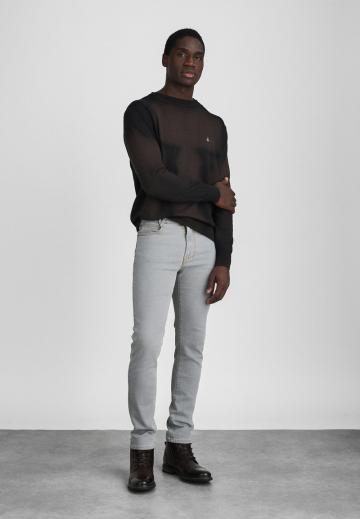 Узкие джинсы