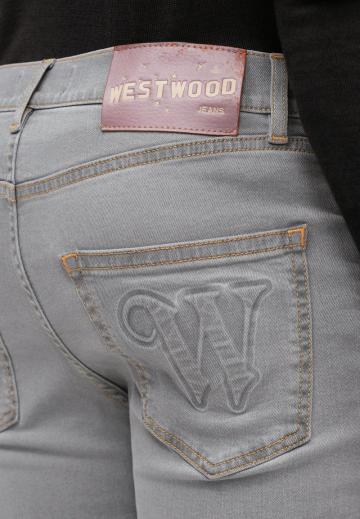 Узкие джинсы