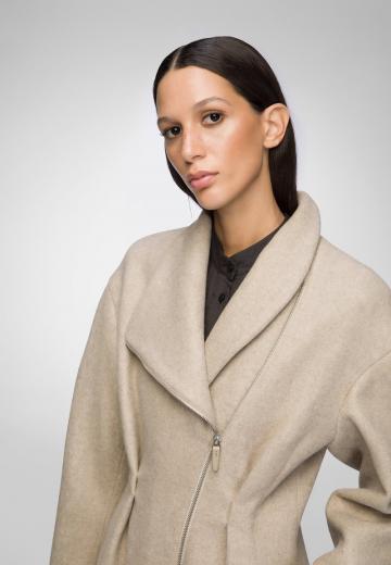 Шерстяное пальто