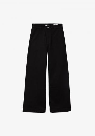 Клешеные джинсы