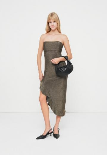 Платье без бретелек