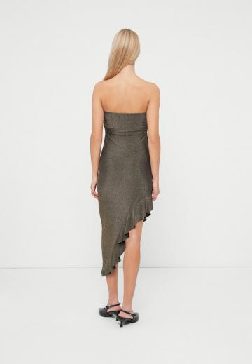 Платье без бретелек