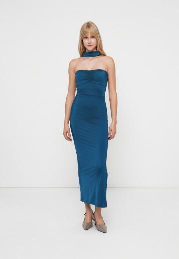 Платье без бретелек