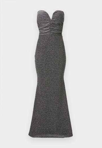 Платье без бретелек