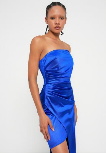 Платье без бретелек