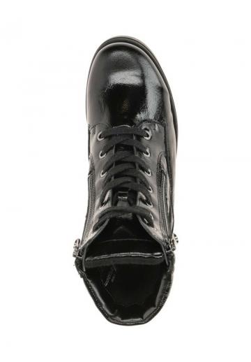 Ботинки на шнуровке