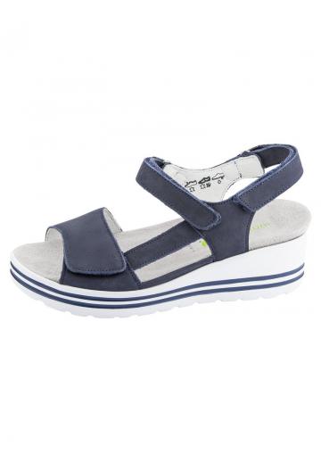 Босоножки на танкетке