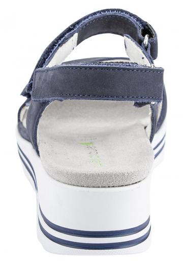 Босоножки на танкетке