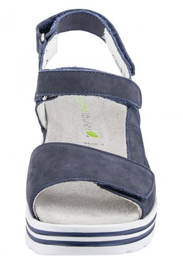 Босоножки на танкетке