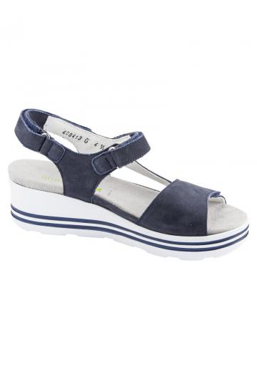 Босоножки на танкетке