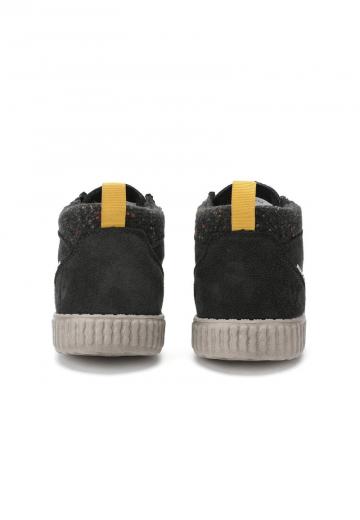 Ботинки на шнуровке