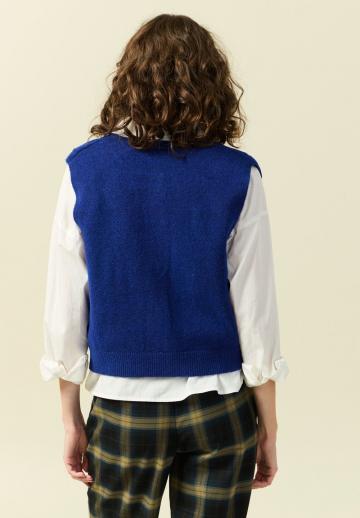 Вязаный жилет