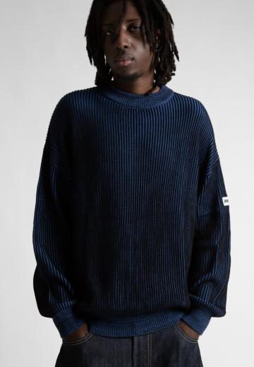 Пуловер в полоску