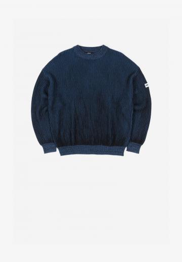 Пуловер в полоску