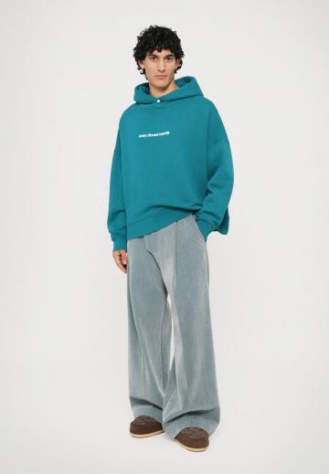 Пуловер с капюшоном