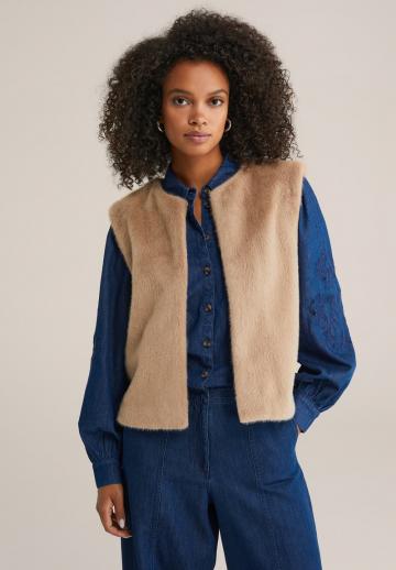 Пуховой жилет