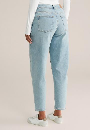 Короткие джинсы