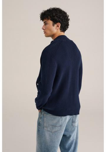 Вязаная кофта