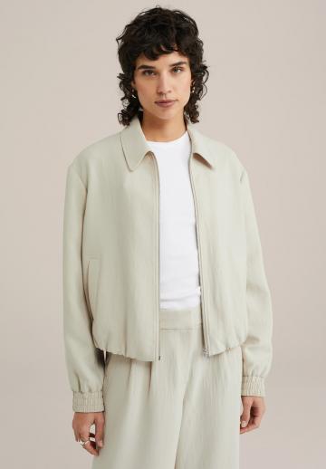 Короткая куртка