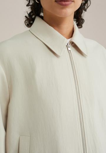 Короткая куртка