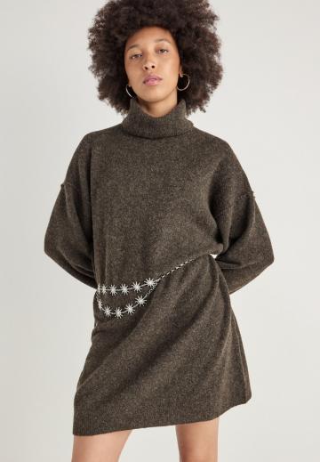 Вязаное платье