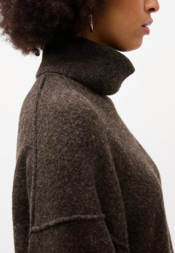 Вязаное платье