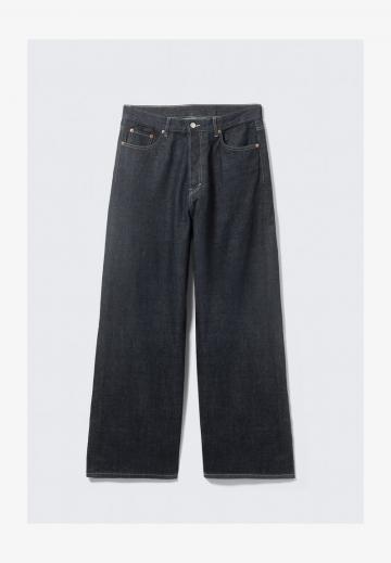 Свободные джинсы