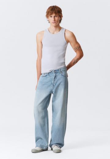 Свободные джинсы