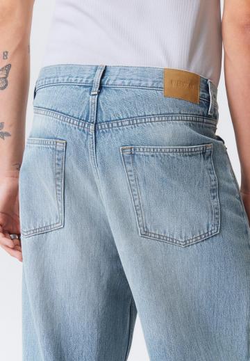 Свободные джинсы