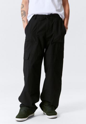 Брюки с накладными карманами