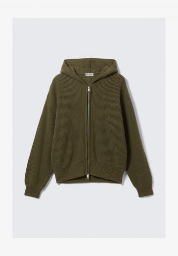 Вязаная кофта