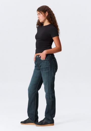Прямые джинсы