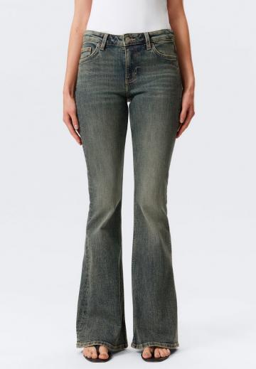 Клешеные джинсы