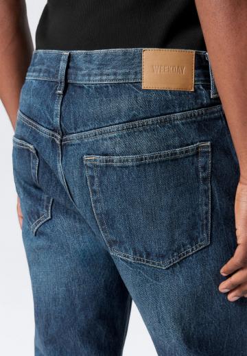 Прямые джинсы