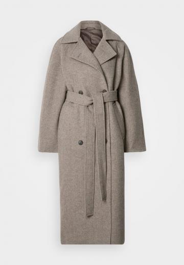 Шерстяное пальто